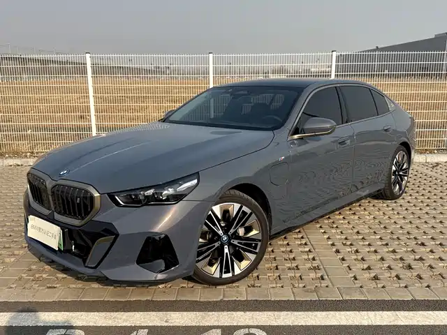 bmw i5