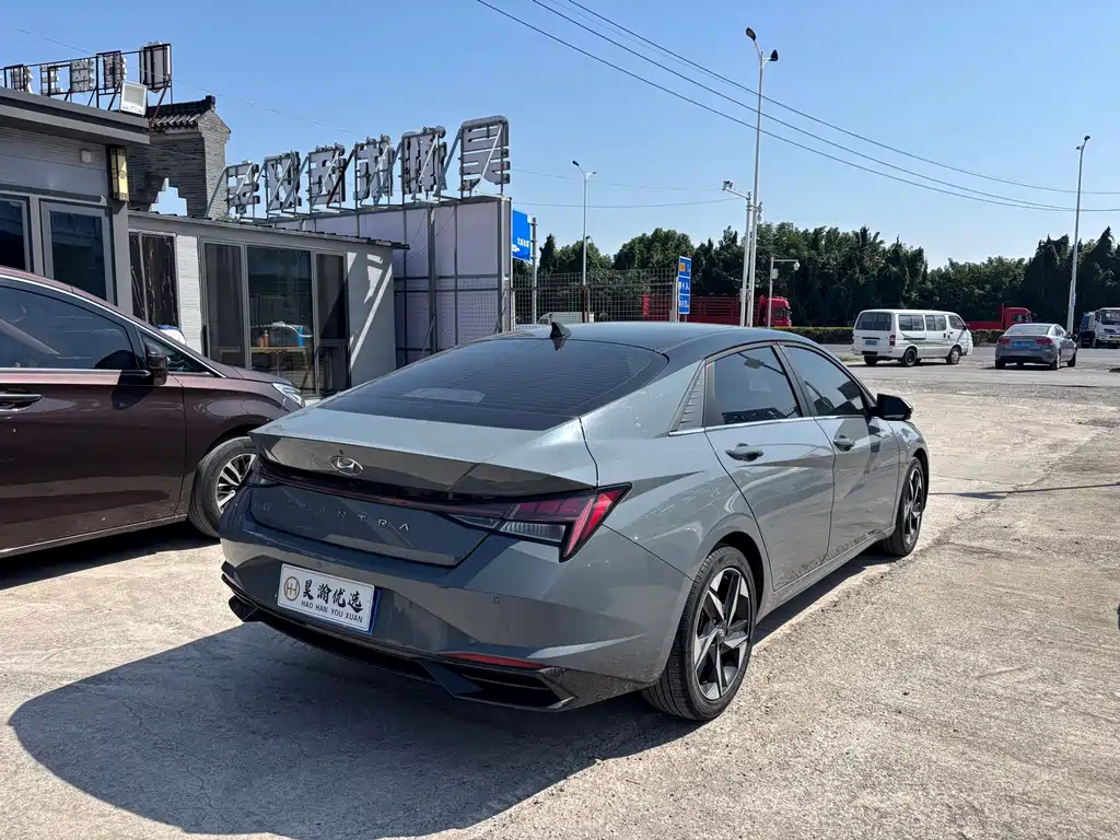 Hyundai Elantra — миниатюра 9