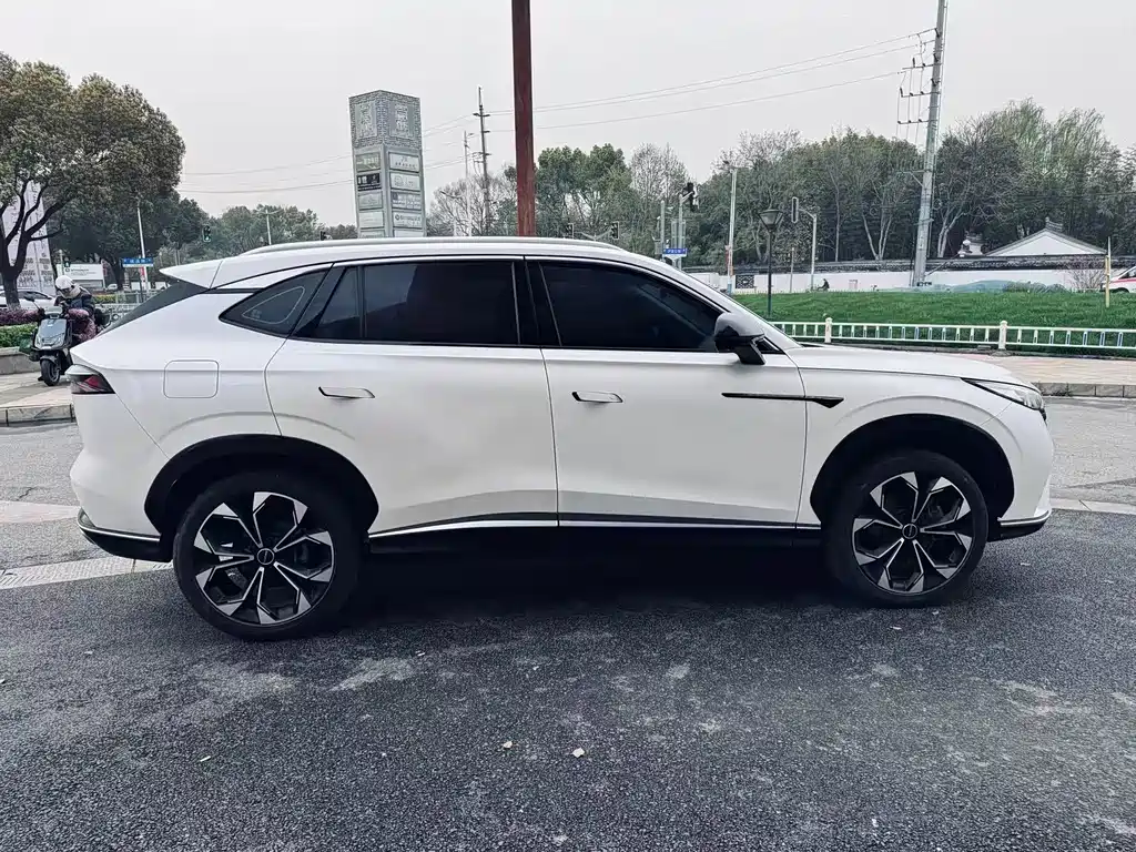 Roewe RX5 — миниатюра 3