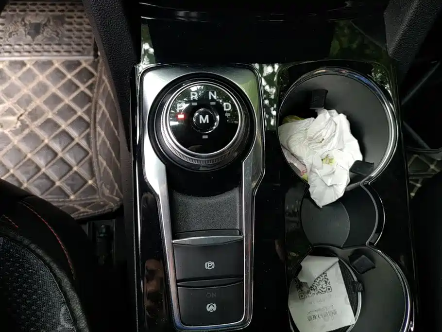 Ford Escape — миниатюра 16