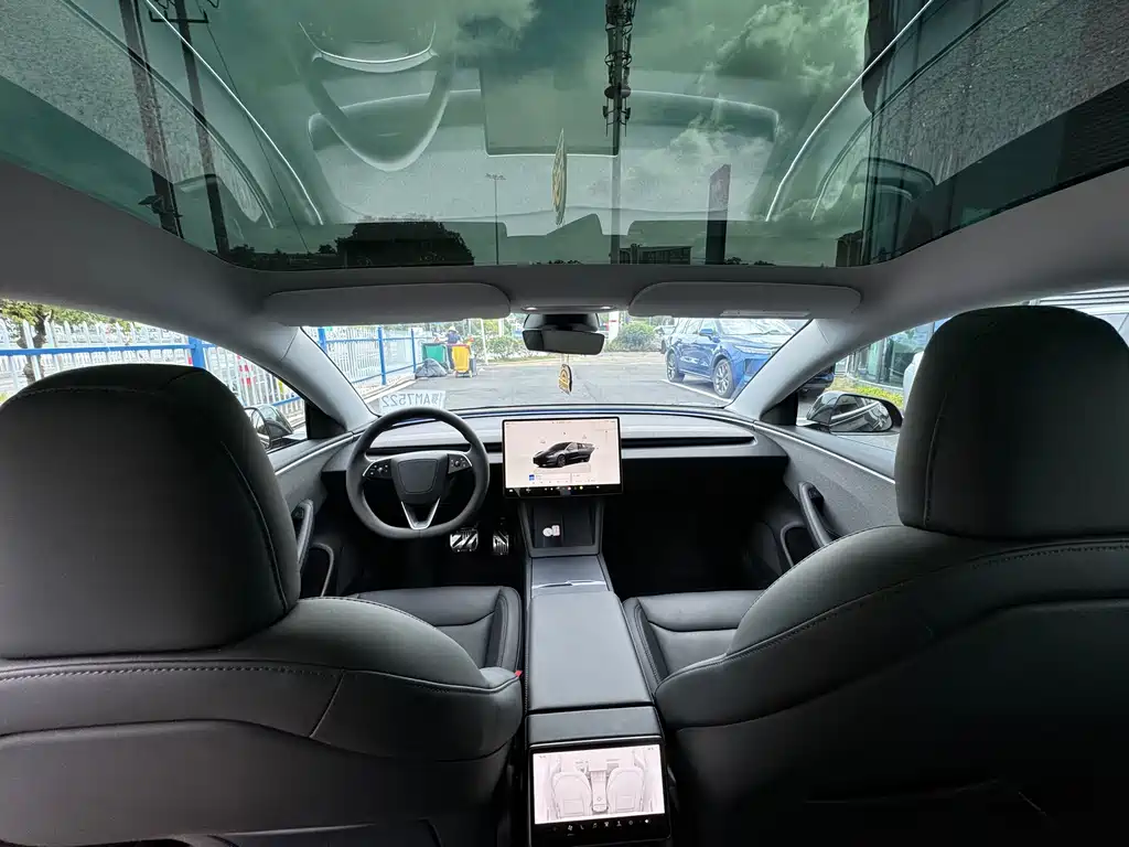 Tesla Model 3 — миниатюра 9