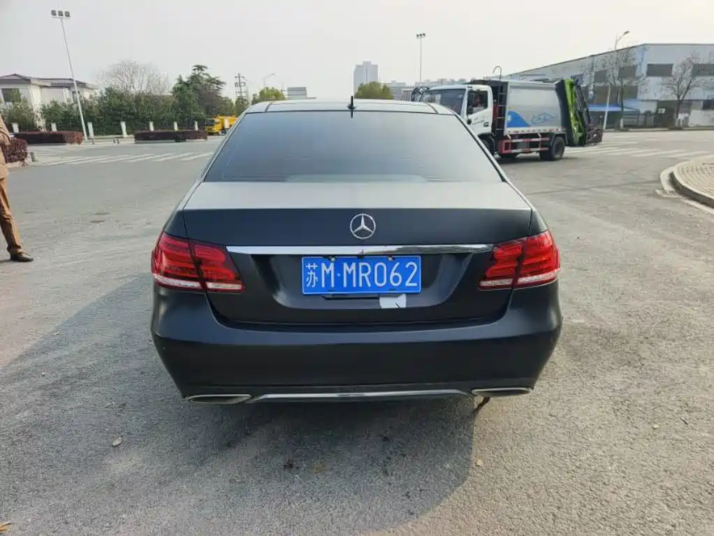 Mercedes-Benz E-Class — миниатюра 6