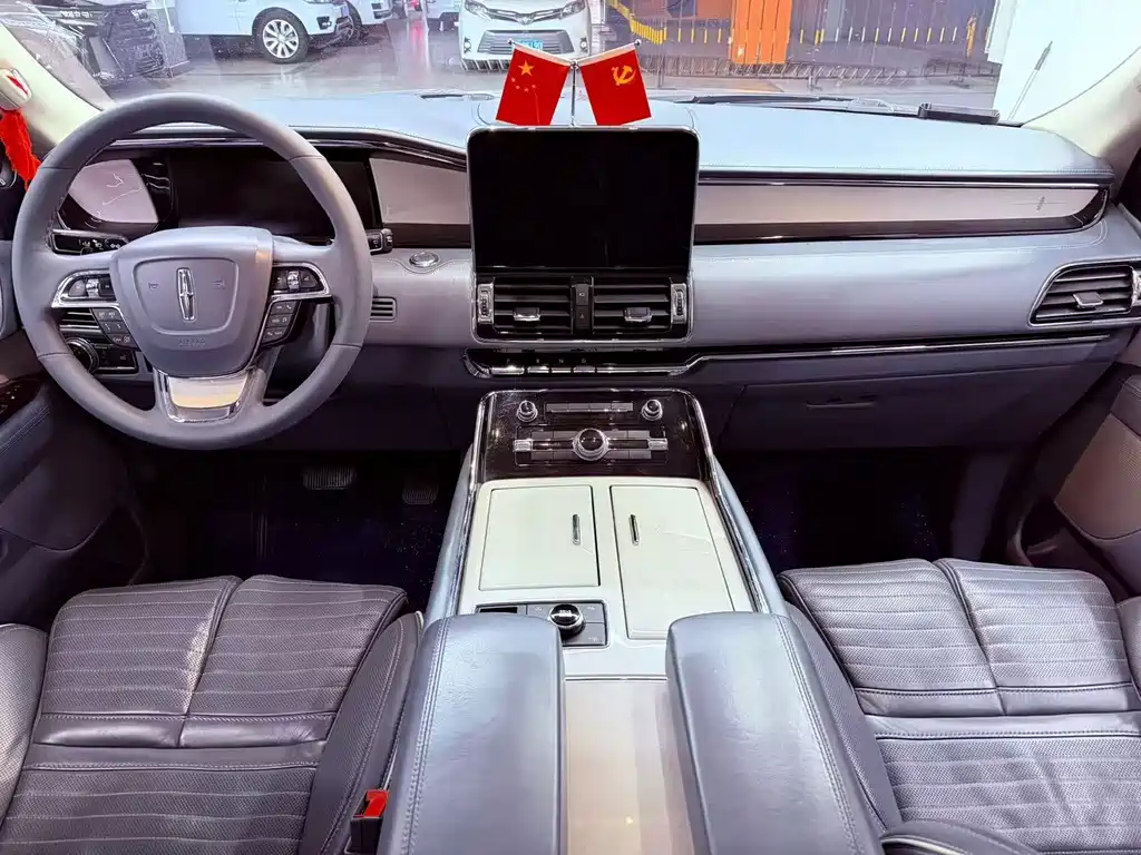 Lincoln Navigator — миниатюра 6