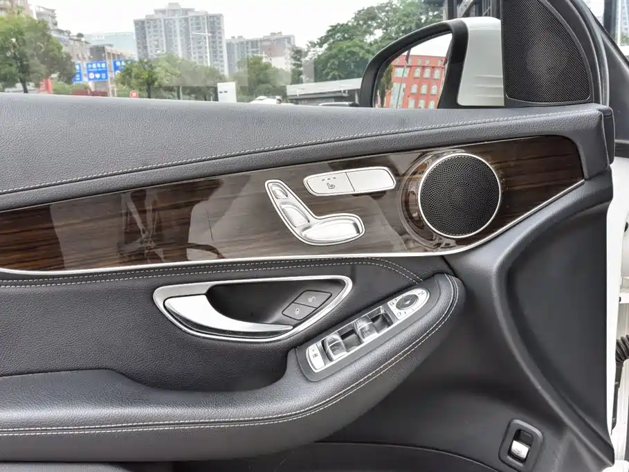 Mercedes-Benz GLC — миниатюра 11