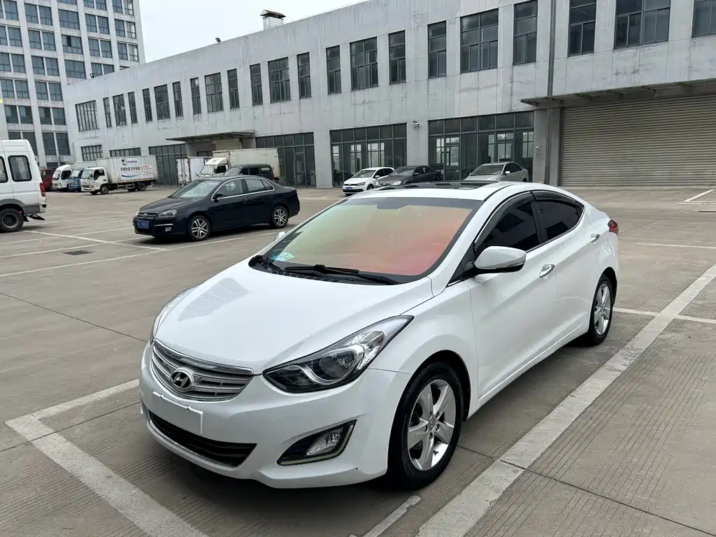 Hyundai Elantra Langdong 2013