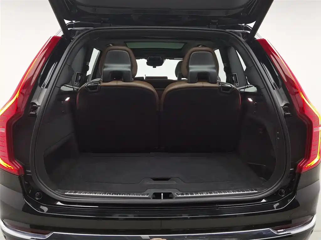 VOLVO XC90 PLUG IN HYBRID