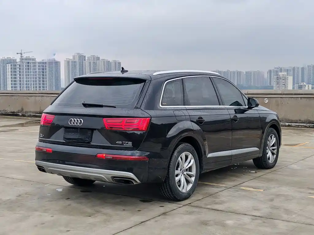 Audi Q7 — миниатюра 6