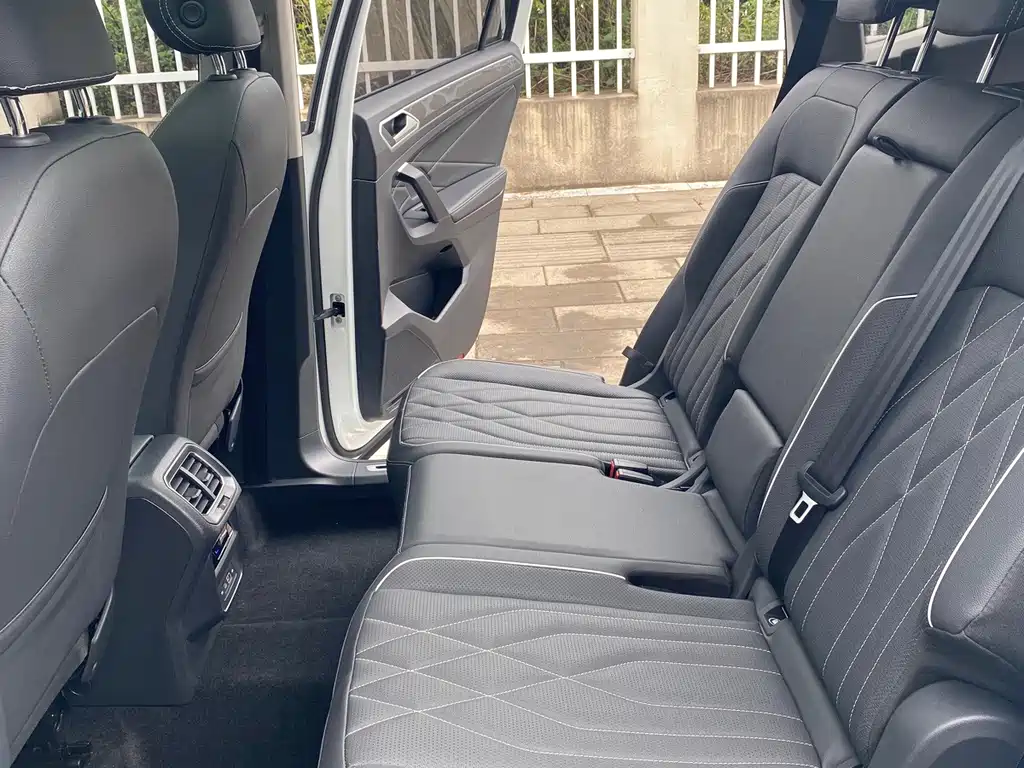 Volkswagen Tiguan L — миниатюра 9