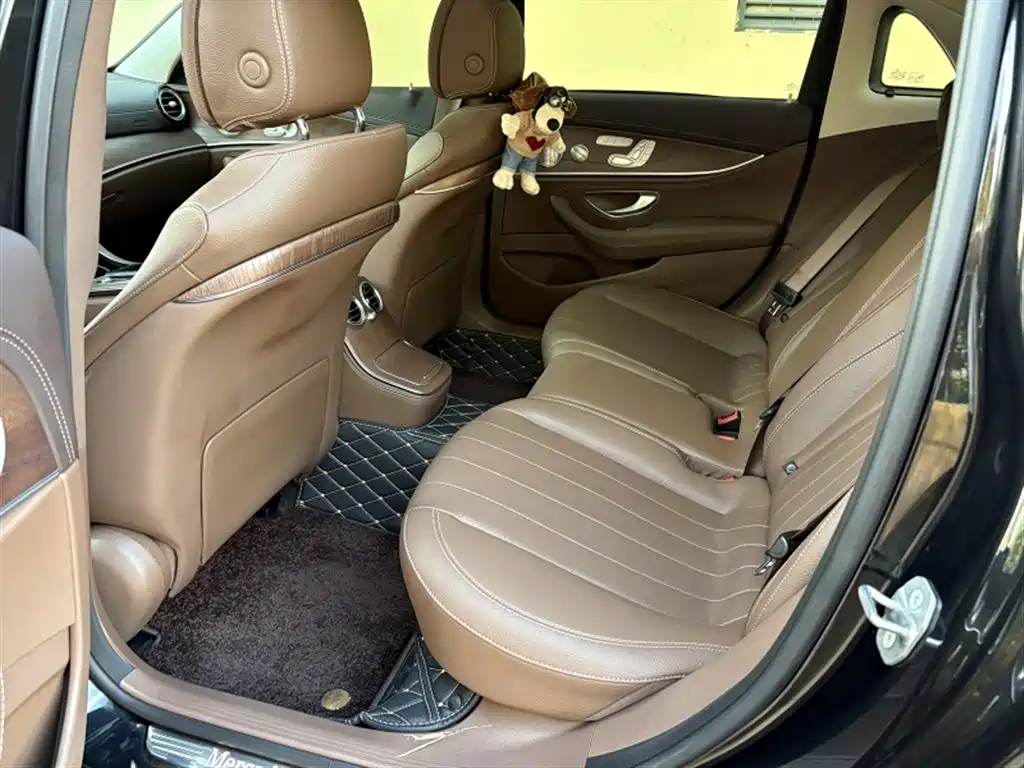 Mercedes-Benz E-Class — миниатюра 4