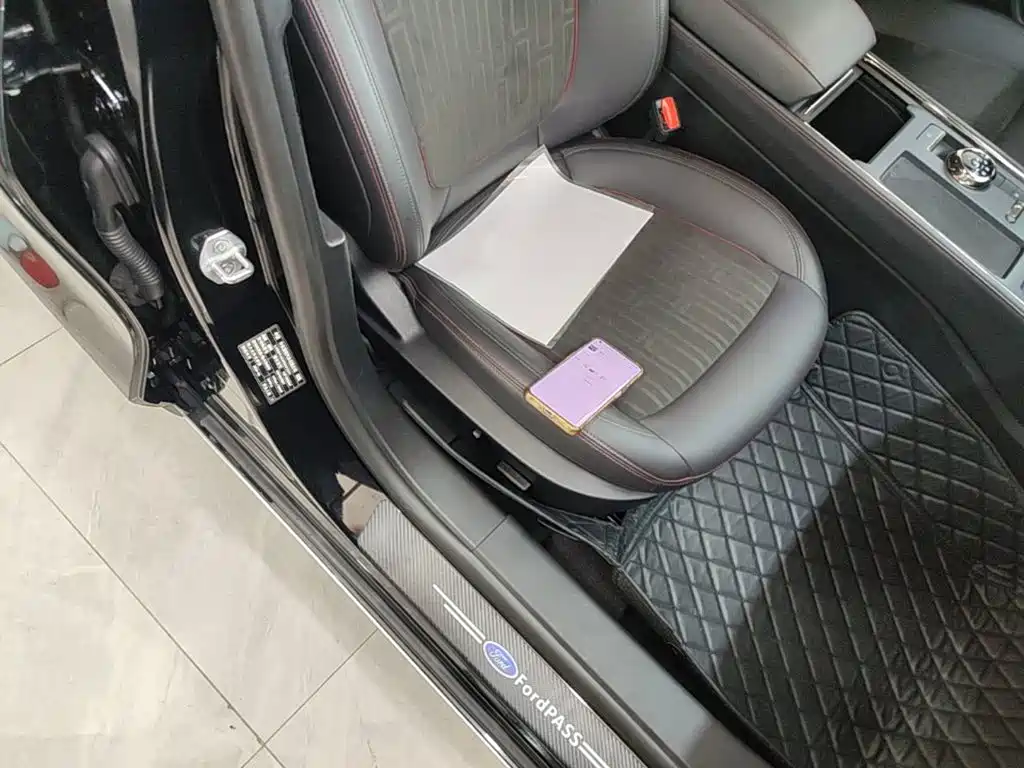 Ford Mondeo — миниатюра 25