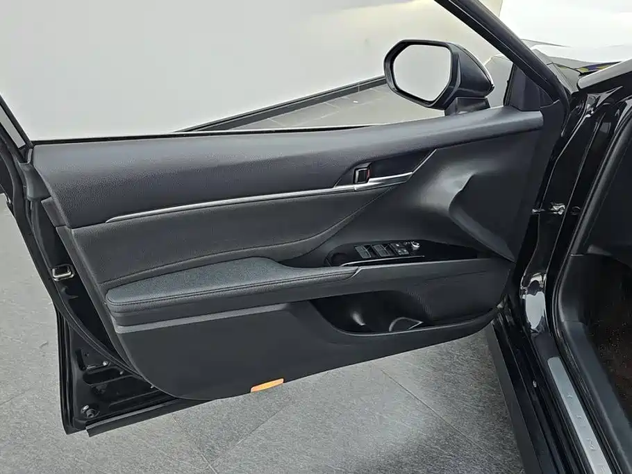 Toyota Camry 2021 2.5G Luxury