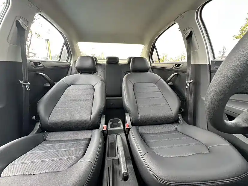 Volkswagen Santana — миниатюра 11