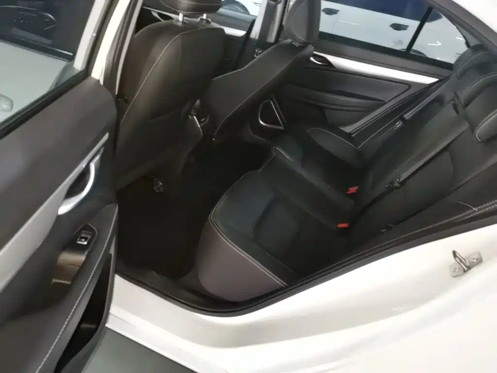 Geely Emgrand — миниатюра 17