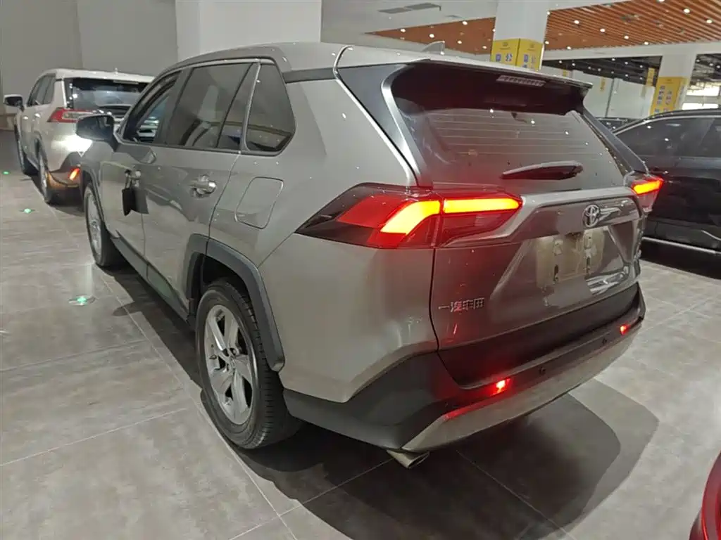 Toyota RAV4 2021 2.0L CVT