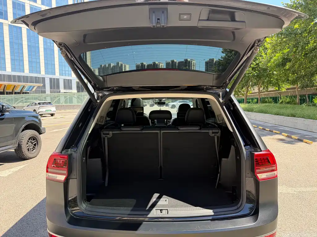 Volkswagen Teramont — миниатюра 9