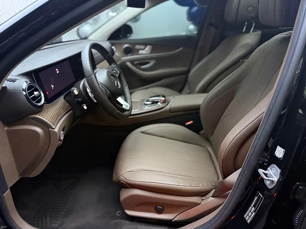 Mercedes-Benz E-Class — миниатюра 4