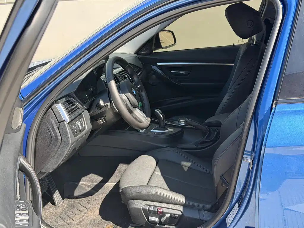BMW 3 Series — миниатюра 4