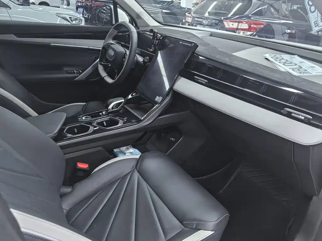 Geely Boyue L — миниатюра 15