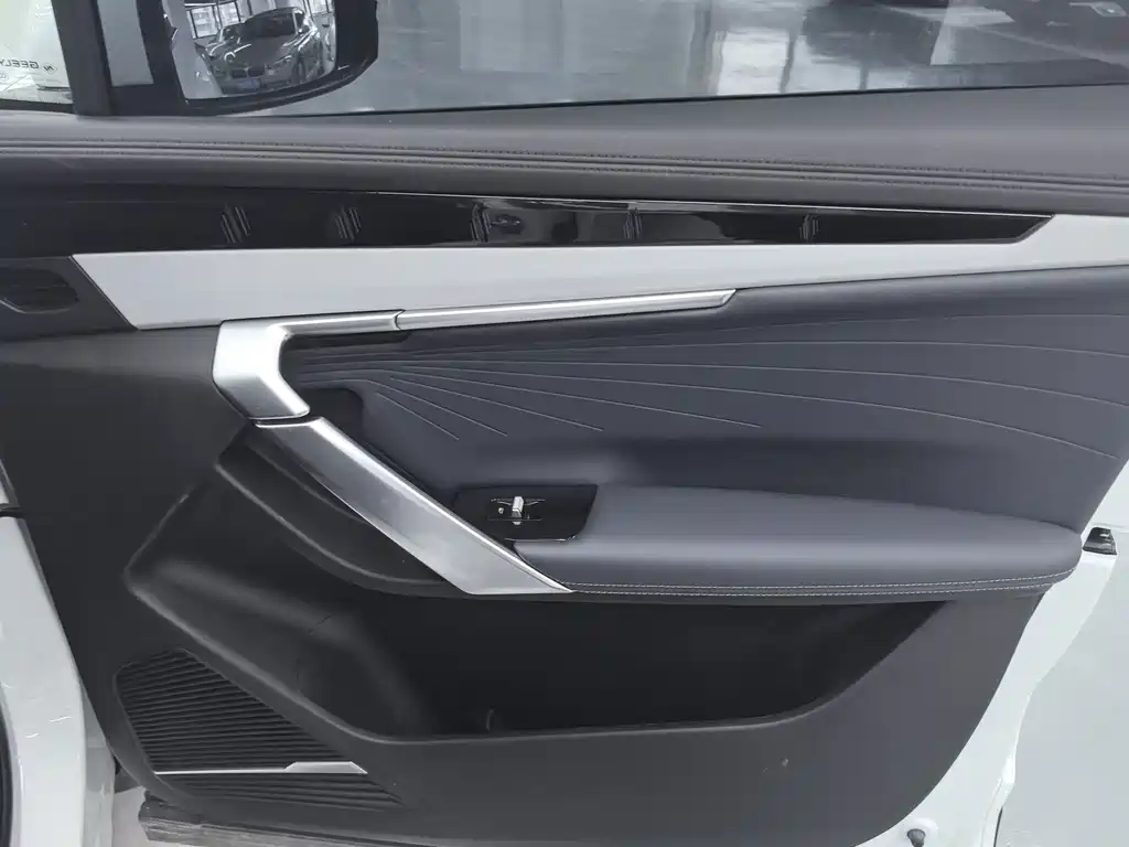 Geely Boyue L — миниатюра 14