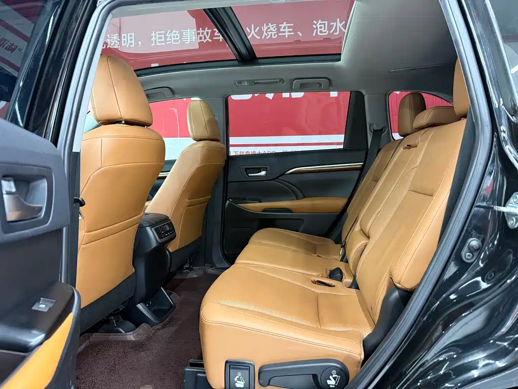 Toyota Highlander — миниатюра 5
