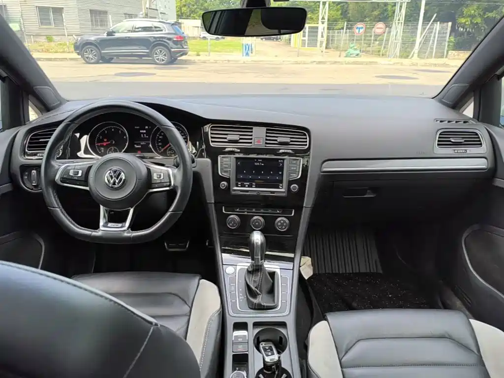 Volkswagen Golf — миниатюра 10