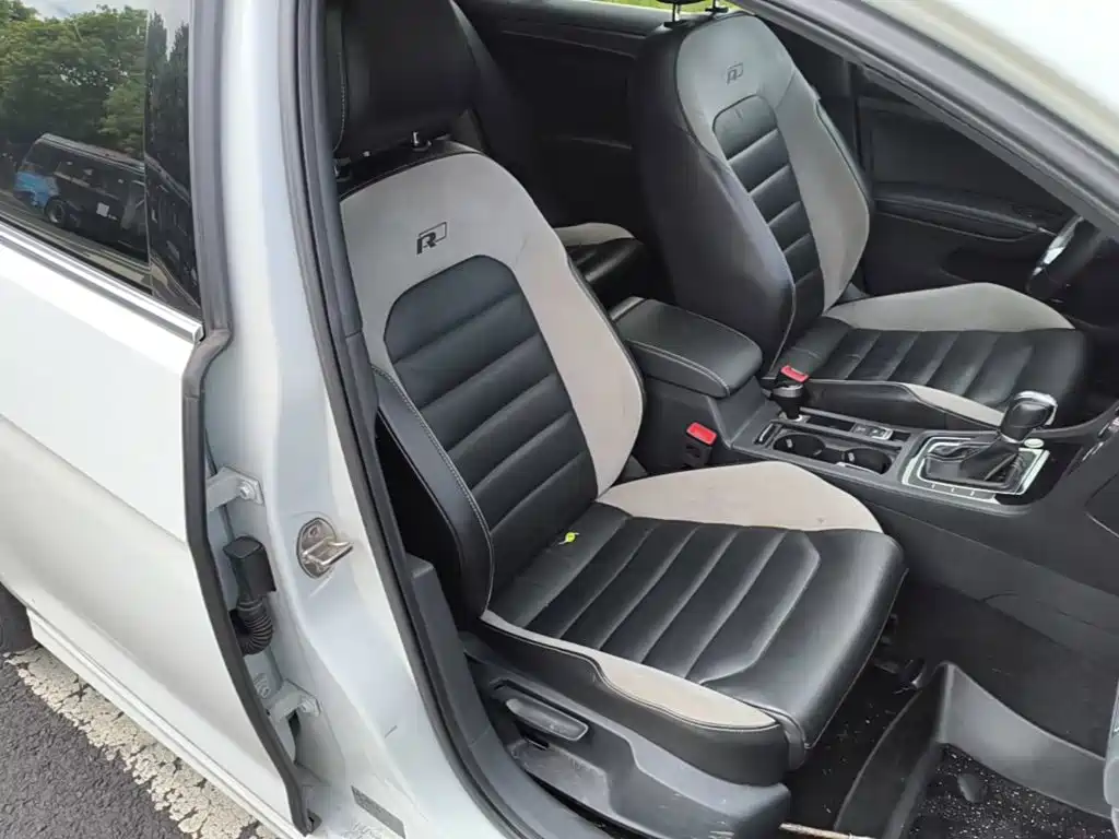 Volkswagen Golf — миниатюра 25