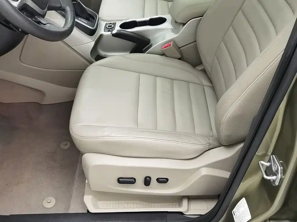 Ford Kuga — миниатюра 20