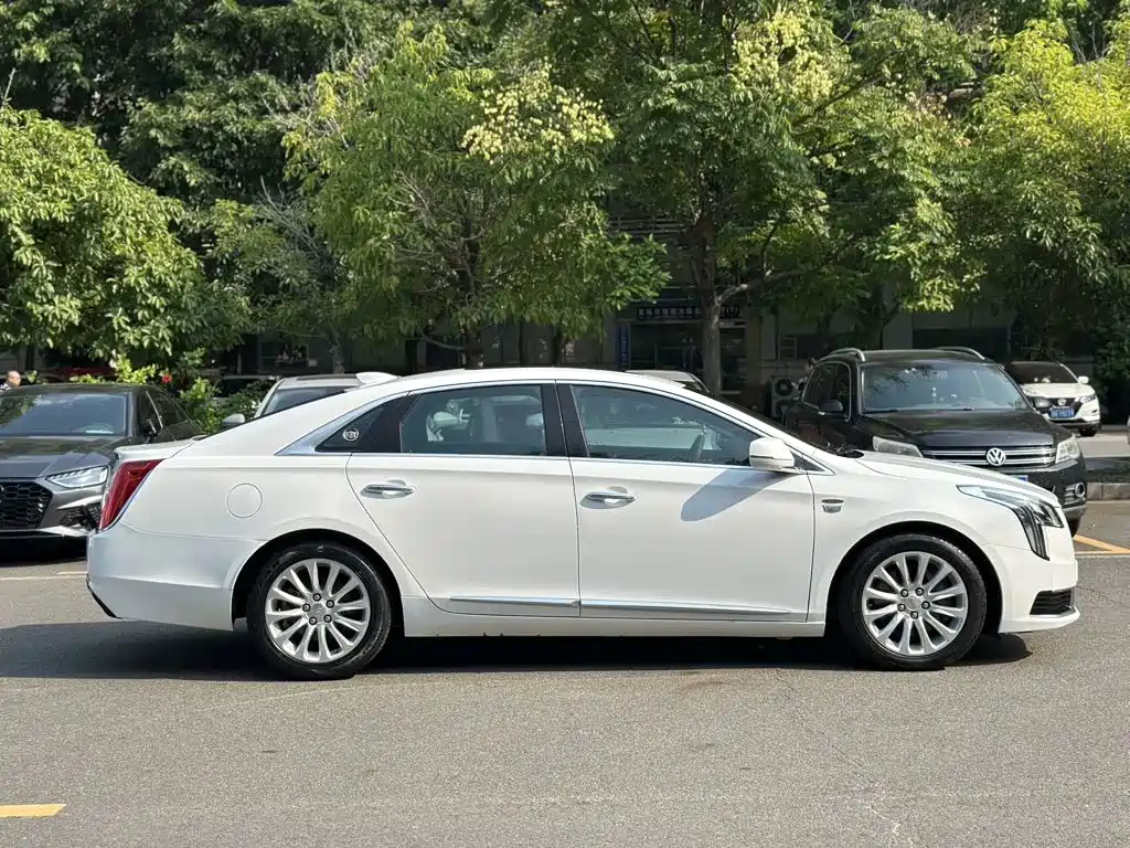 Cadillac XTS — миниатюра 6