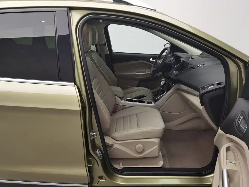 Ford Kuga — миниатюра 23