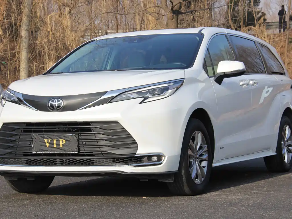 TOYOTA SIENNA