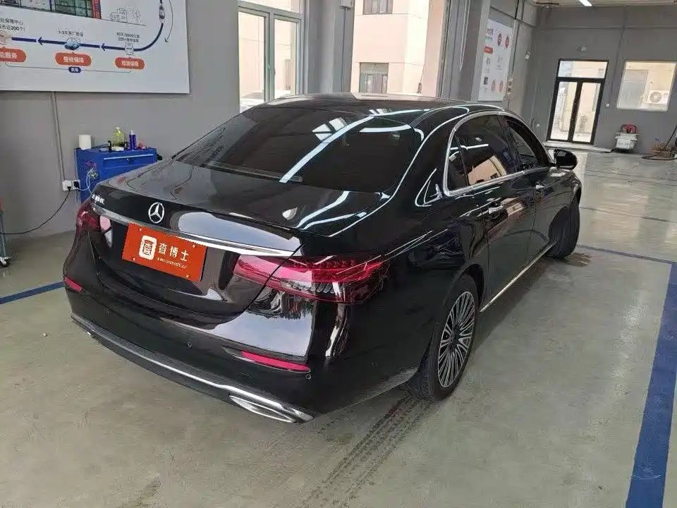 Mercedes-Benz E-Class — миниатюра 5