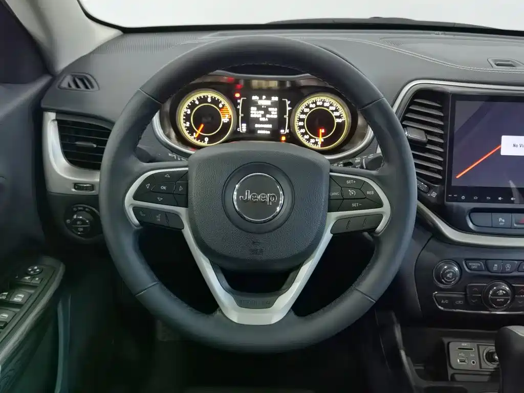 Jeep Cherokee — миниатюра 11