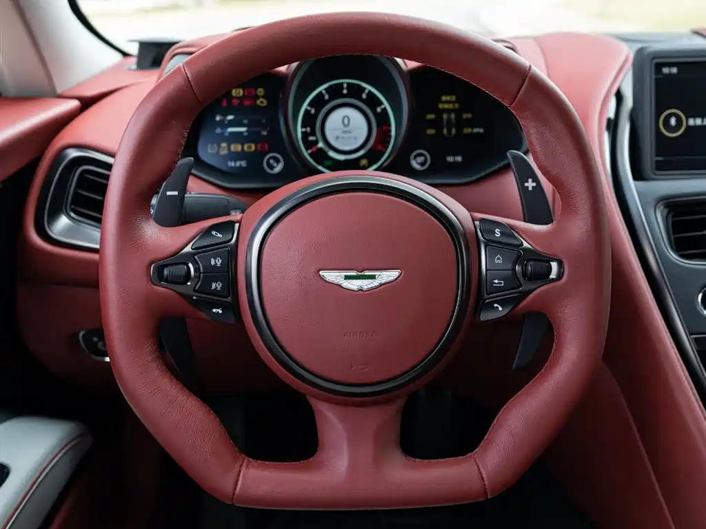 Aston Martin DBS — миниатюра 11