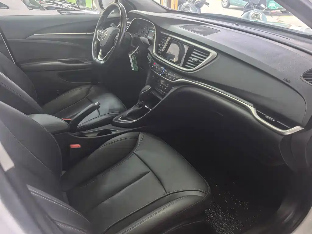 Buick Excelle — миниатюра 10