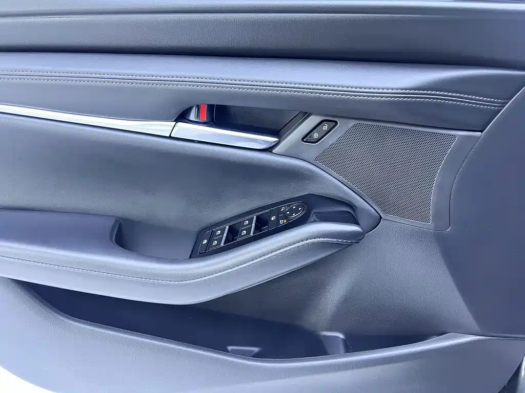Mazda 3 Axela — миниатюра 9