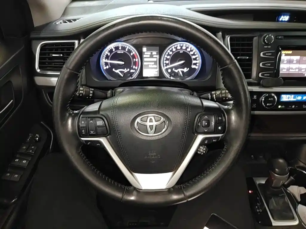 Toyota Highlander — миниатюра 11