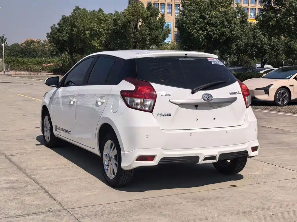 Toyota Yaris L — миниатюра 11
