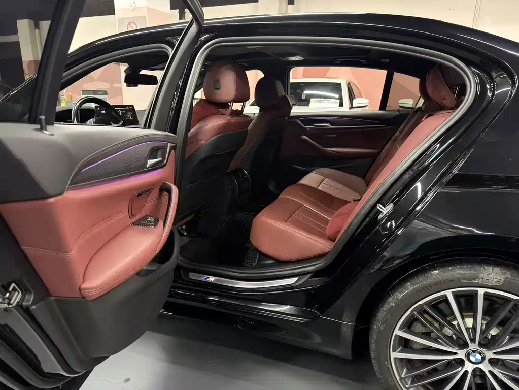 BMW 5 Series — миниатюра 5