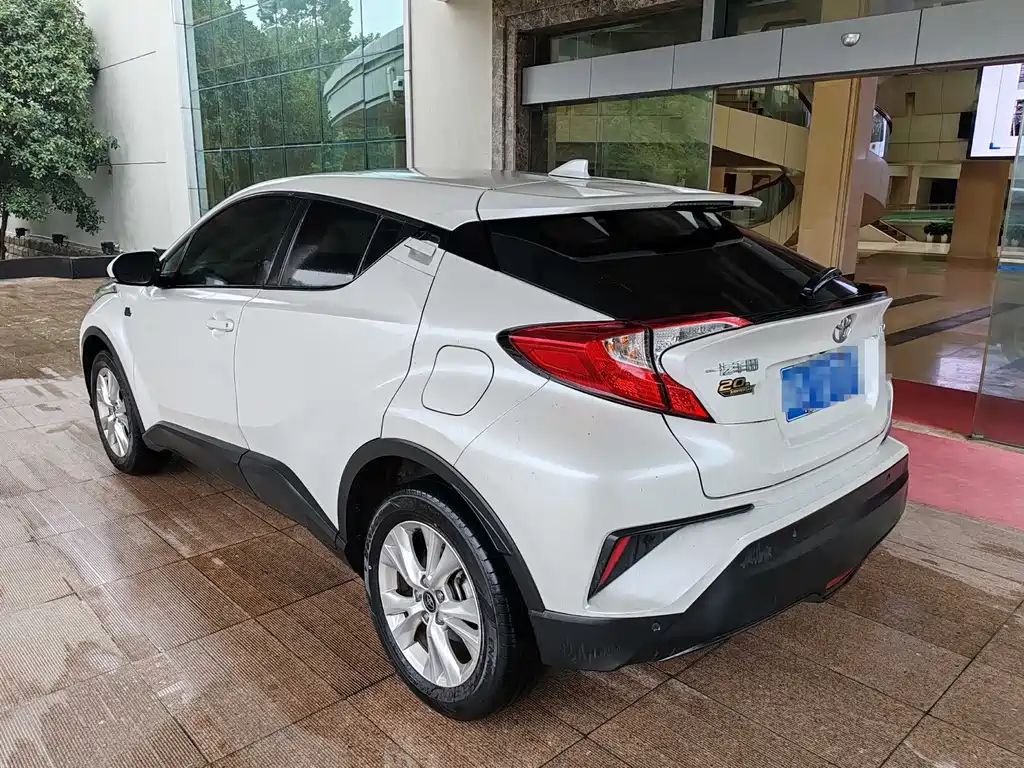 Toyota IZOA — миниатюра 4