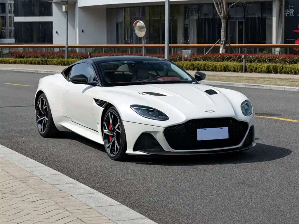 Aston Martin DBS — миниатюра 3