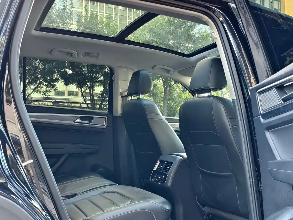 Volkswagen Teramont — миниатюра 11