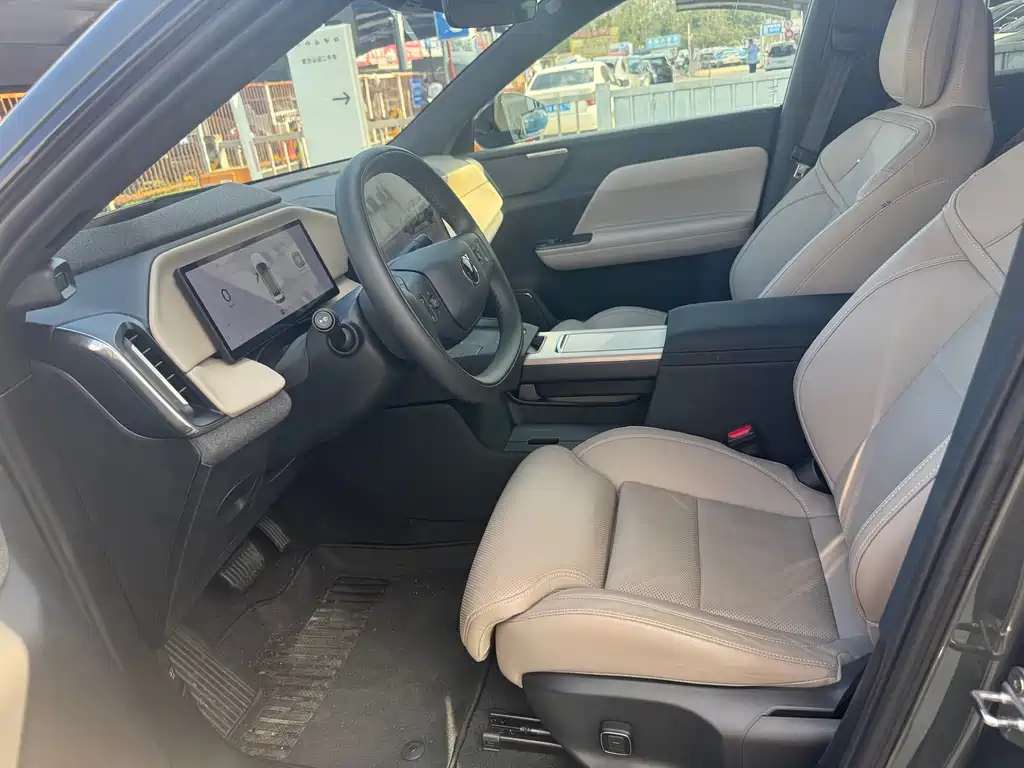 Volvo XC70 PHEV — миниатюра 16