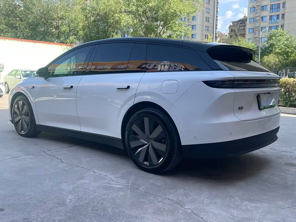 Li Auto Идеальный i6 — миниатюра 6