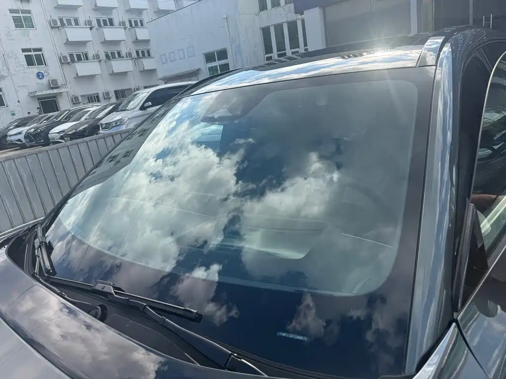 Volvo XC70 PHEV — миниатюра 5