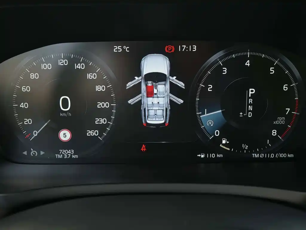 Volvo XC90 — миниатюра 8