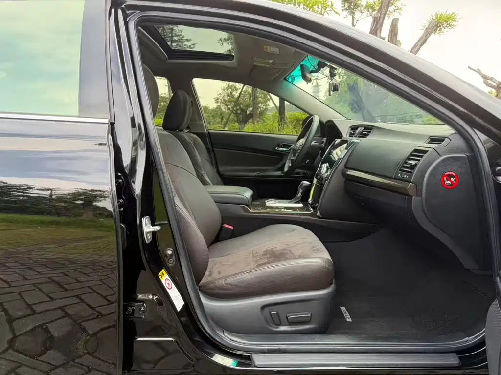 Toyota Reiz — миниатюра 10