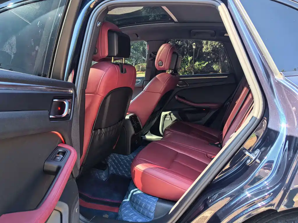 Porsche Macan — миниатюра 6