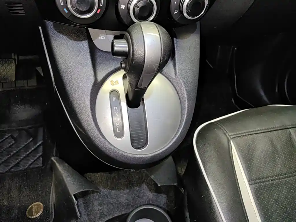 Mazda 2 — миниатюра 14