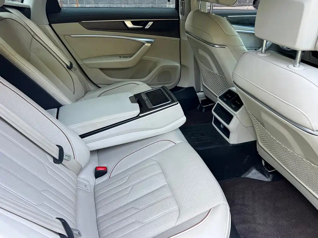 Audi A6L — миниатюра 16