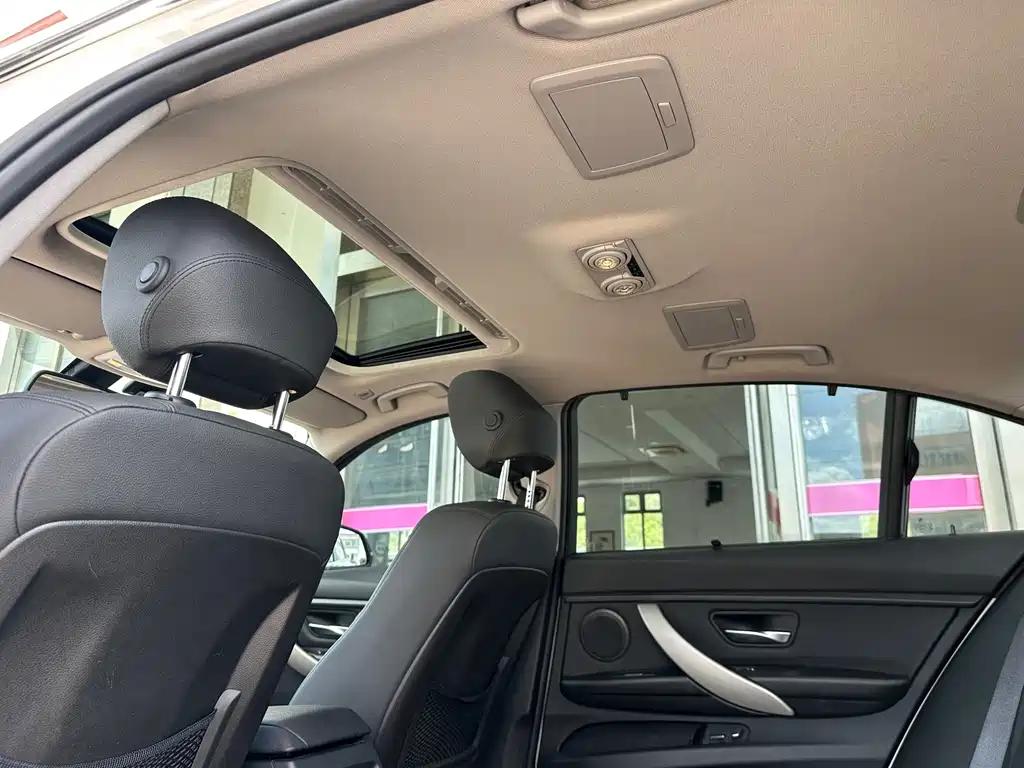 BMW 3 Series — миниатюра 17